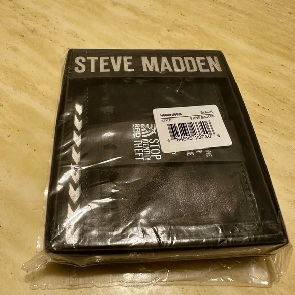New Steve Madden Men’s Leather Wallet - Picture 2 of 4
